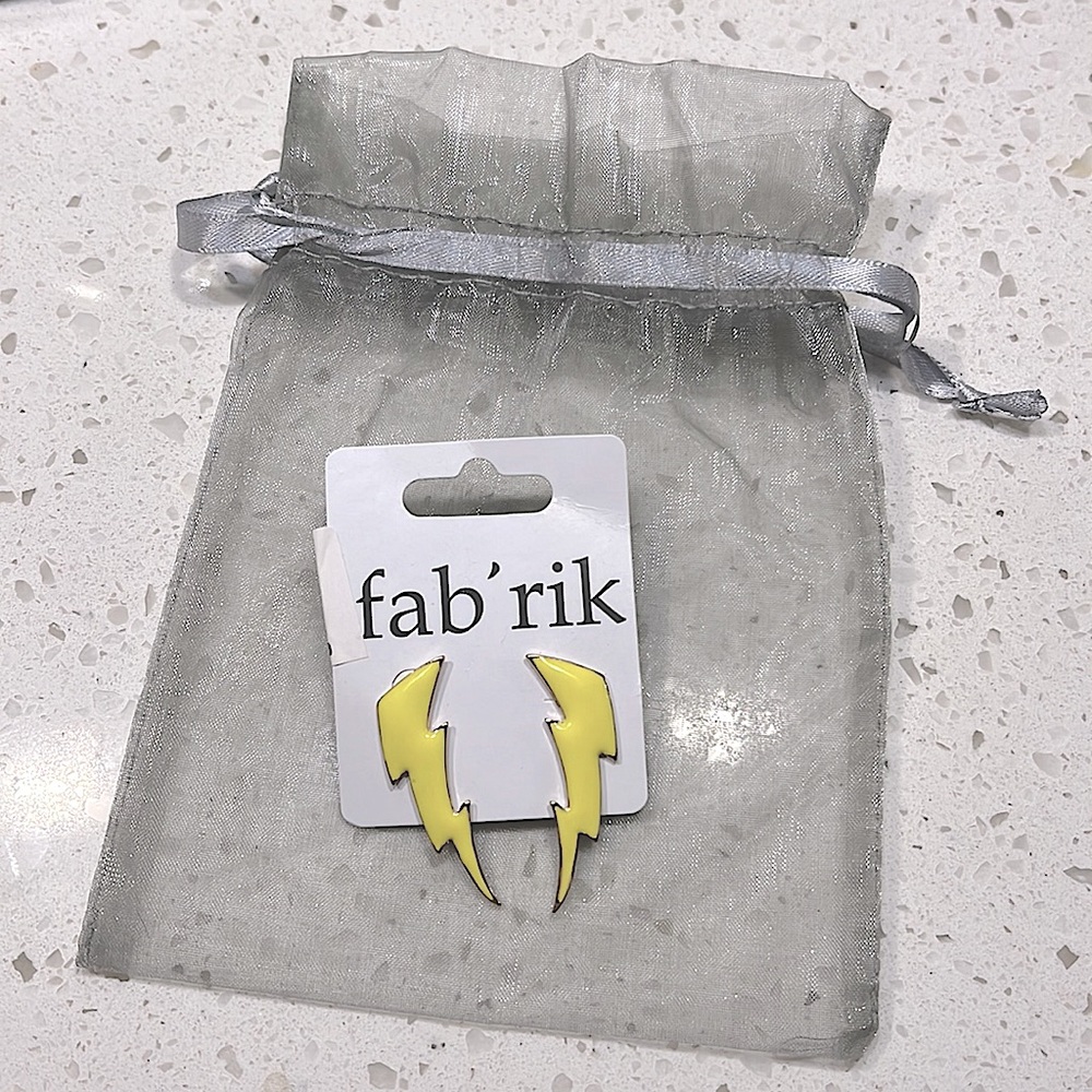 fab’rik⚡️Studded Earrings, OS